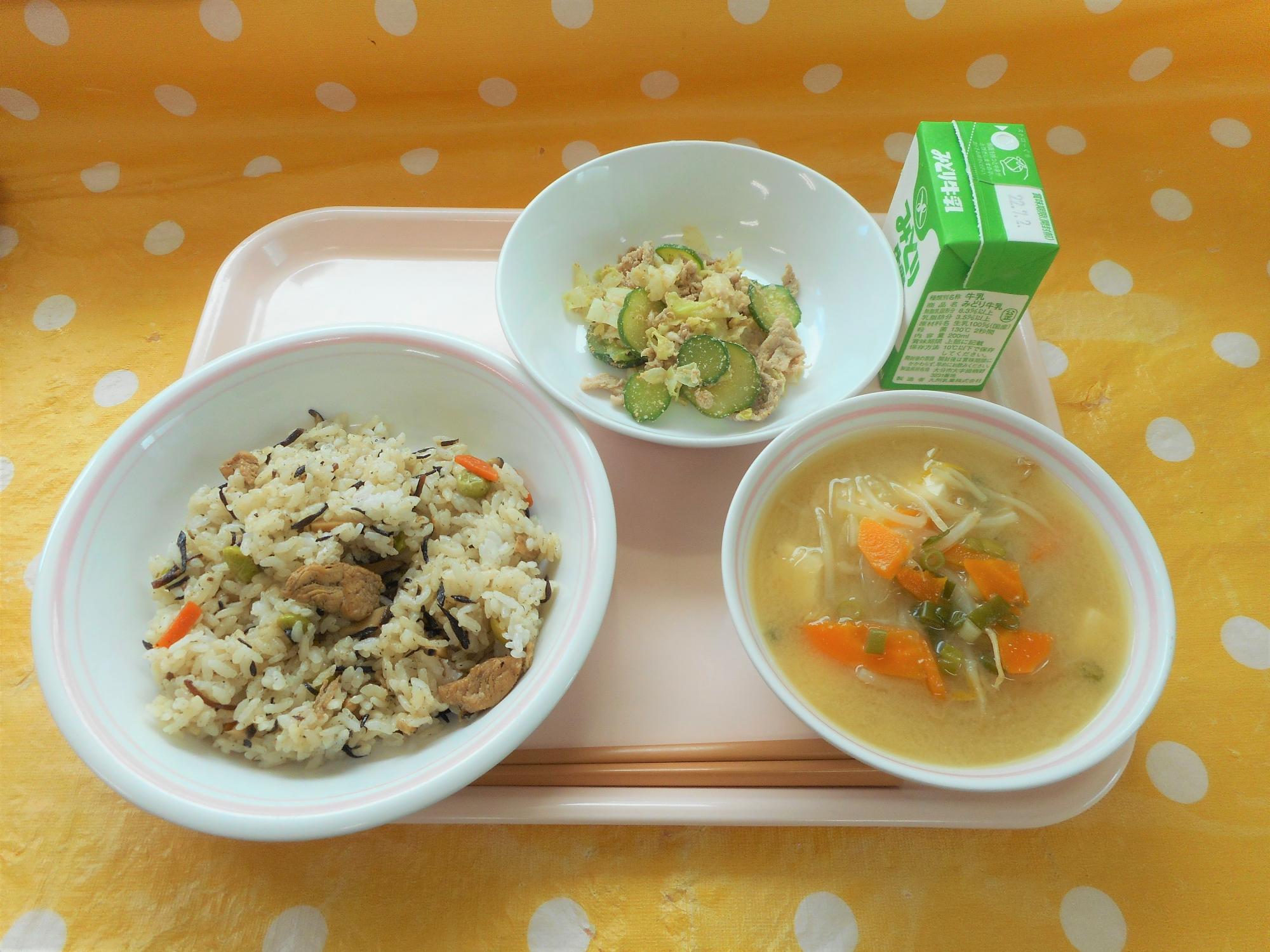 2022年6月23日の給食写真