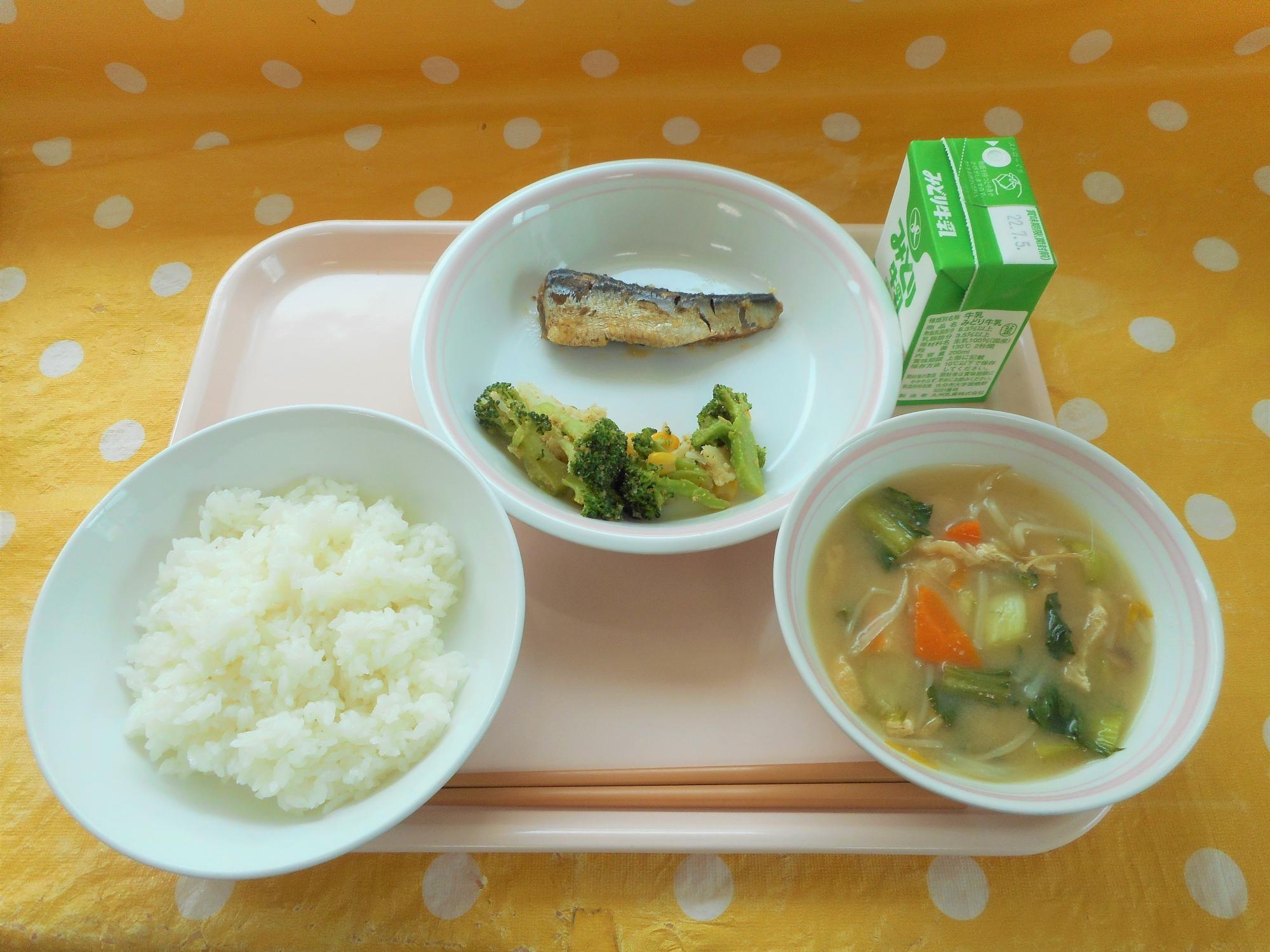 2022年6月27日の給食写真