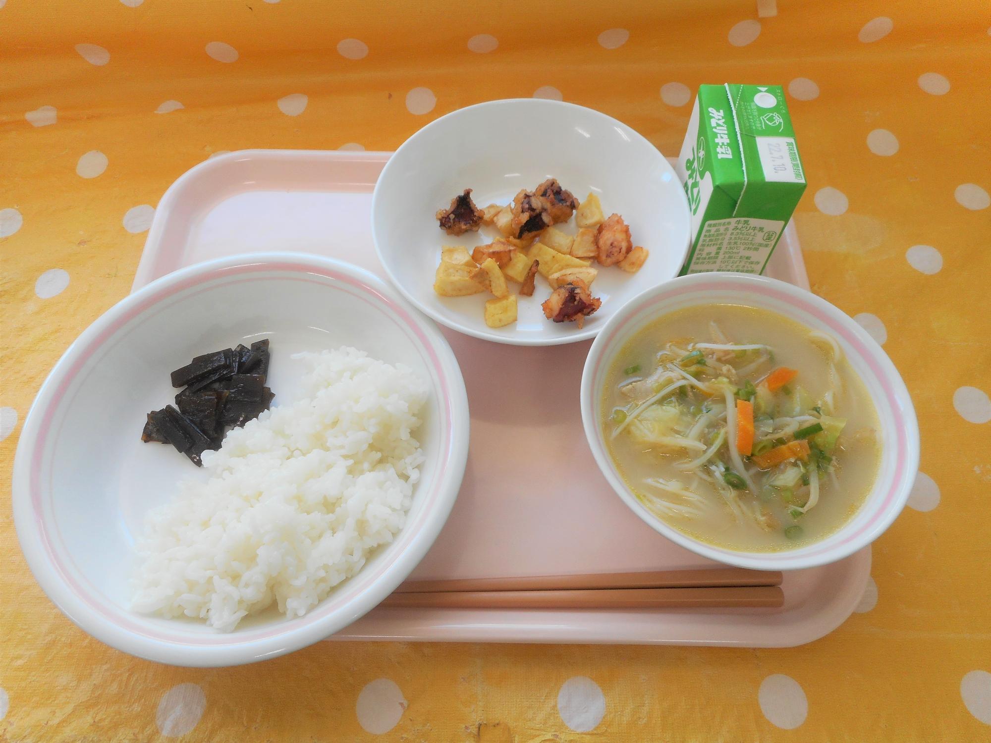 2022年7月1日の給食写真