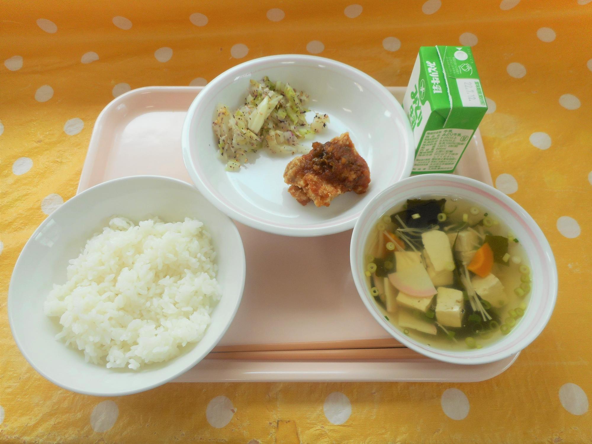 2022年7月4日の給食写真