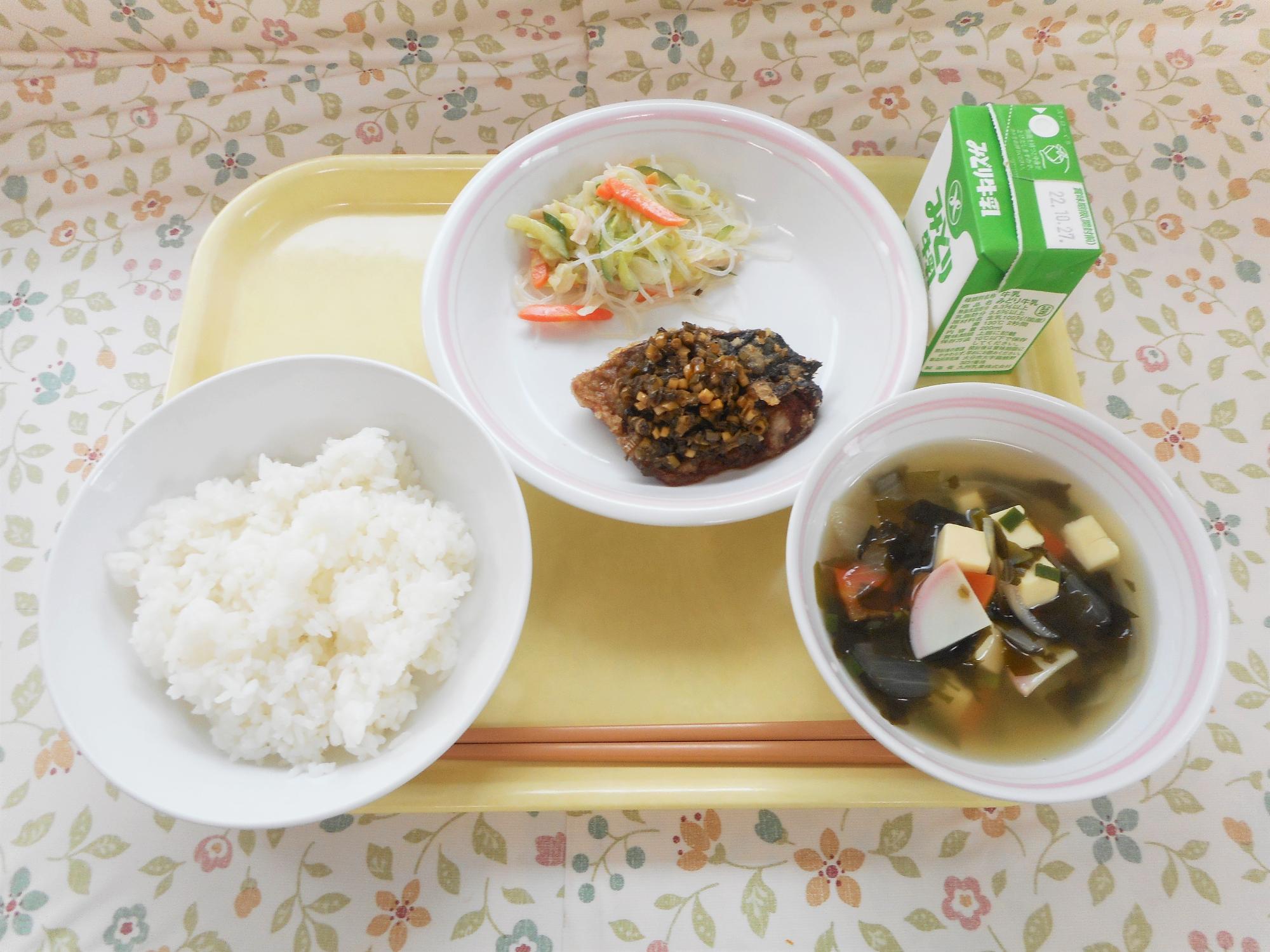 2022年10月18日の給食写真