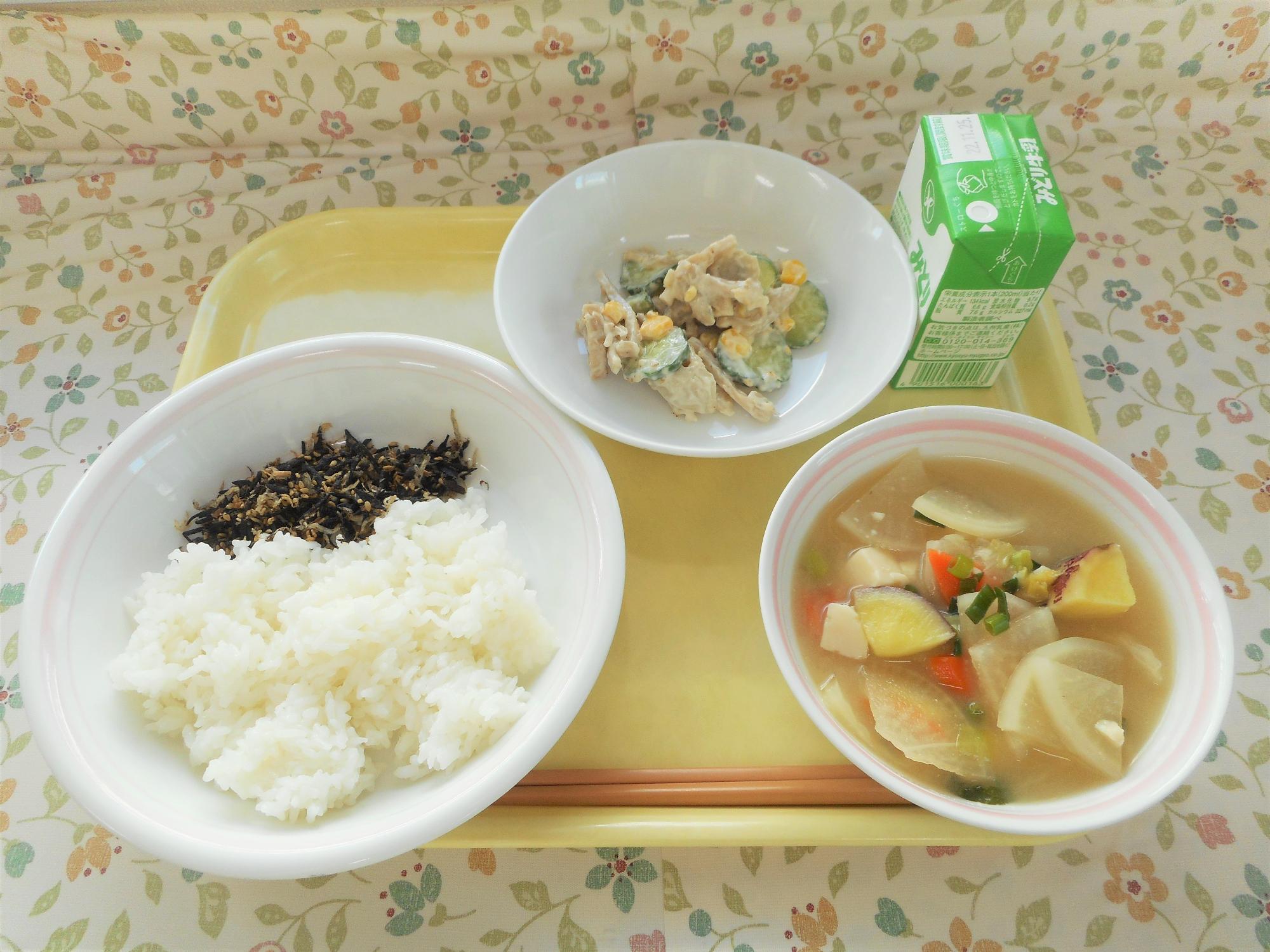 2022年11月16日の給食写真