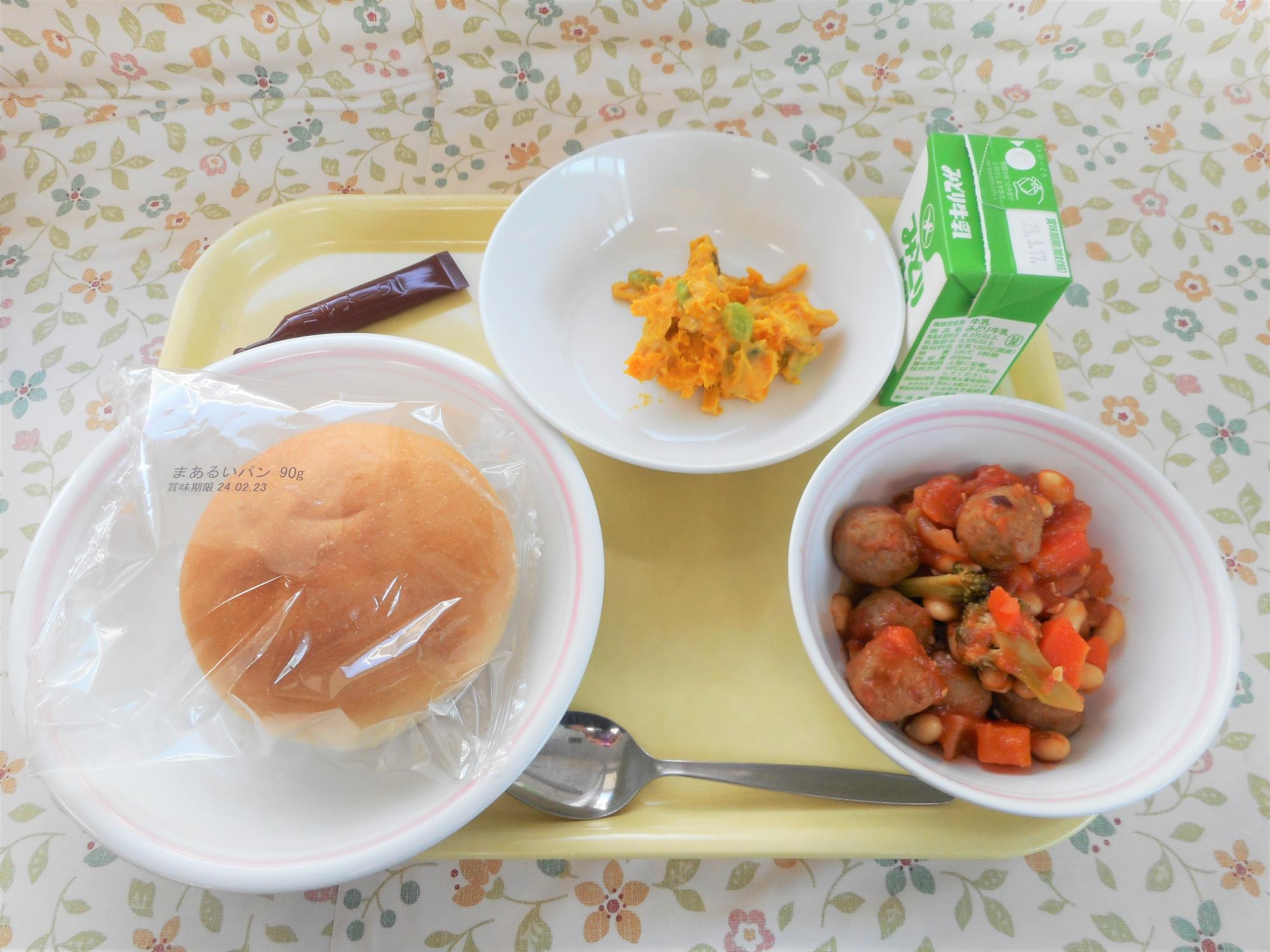 2023年3月8日の給食写真