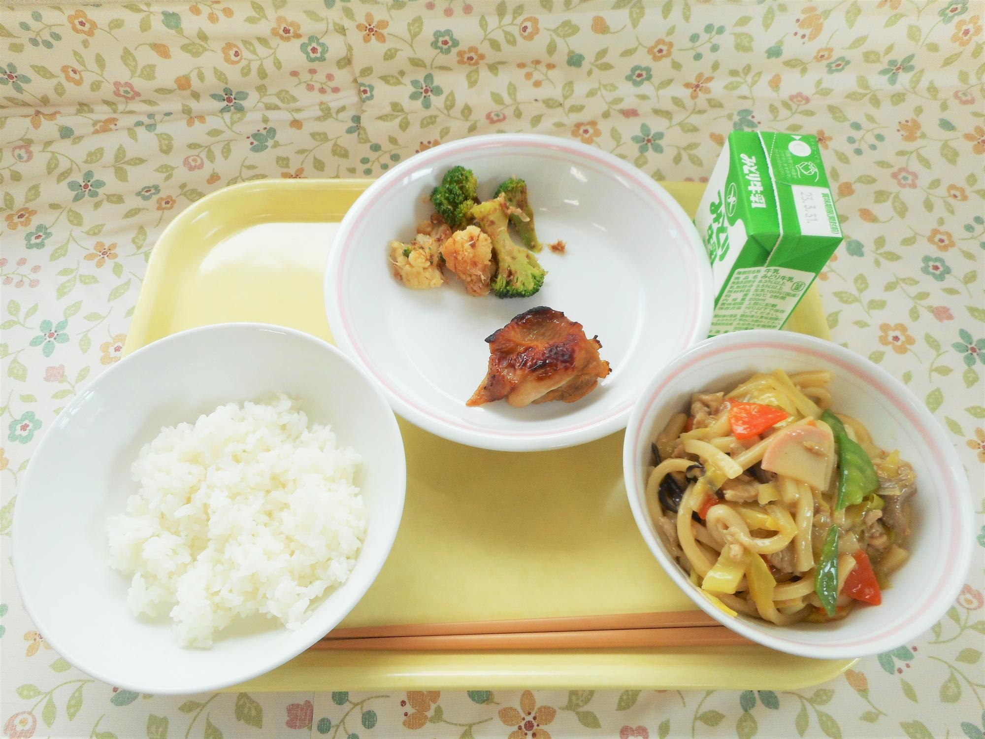 2023年3月22日の給食写真