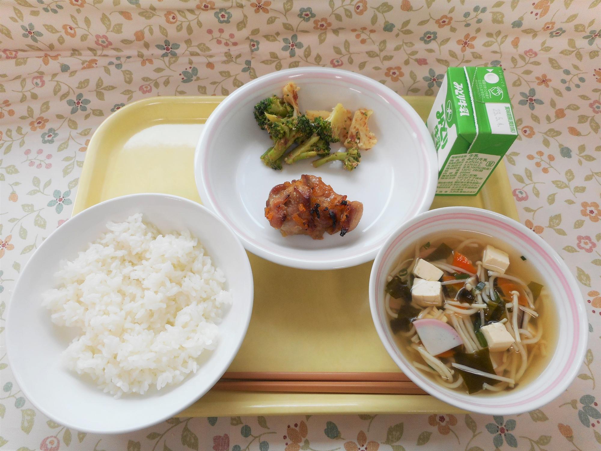 2023年4月25日の給食写真