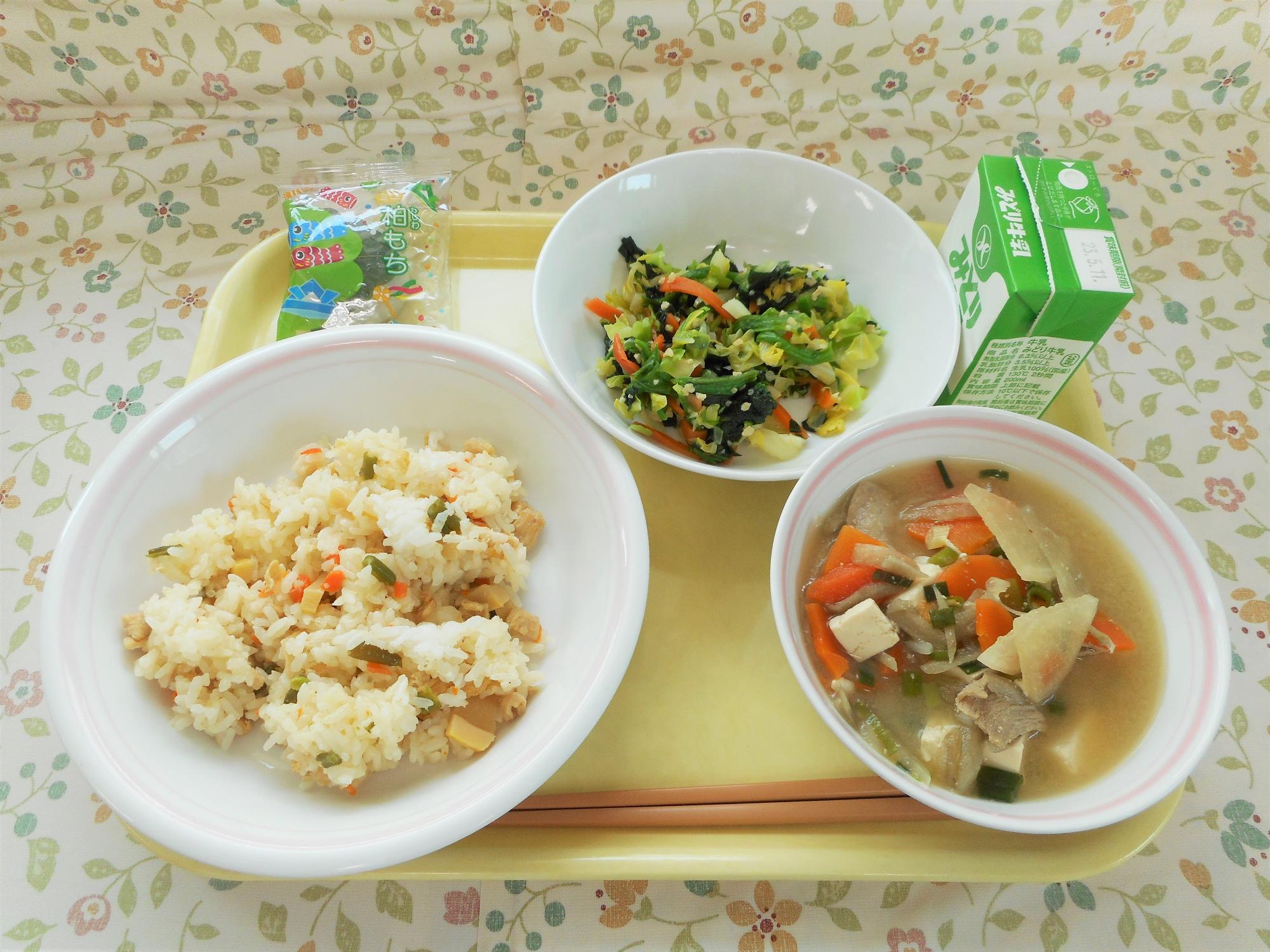 2023年5月2日の給食写真