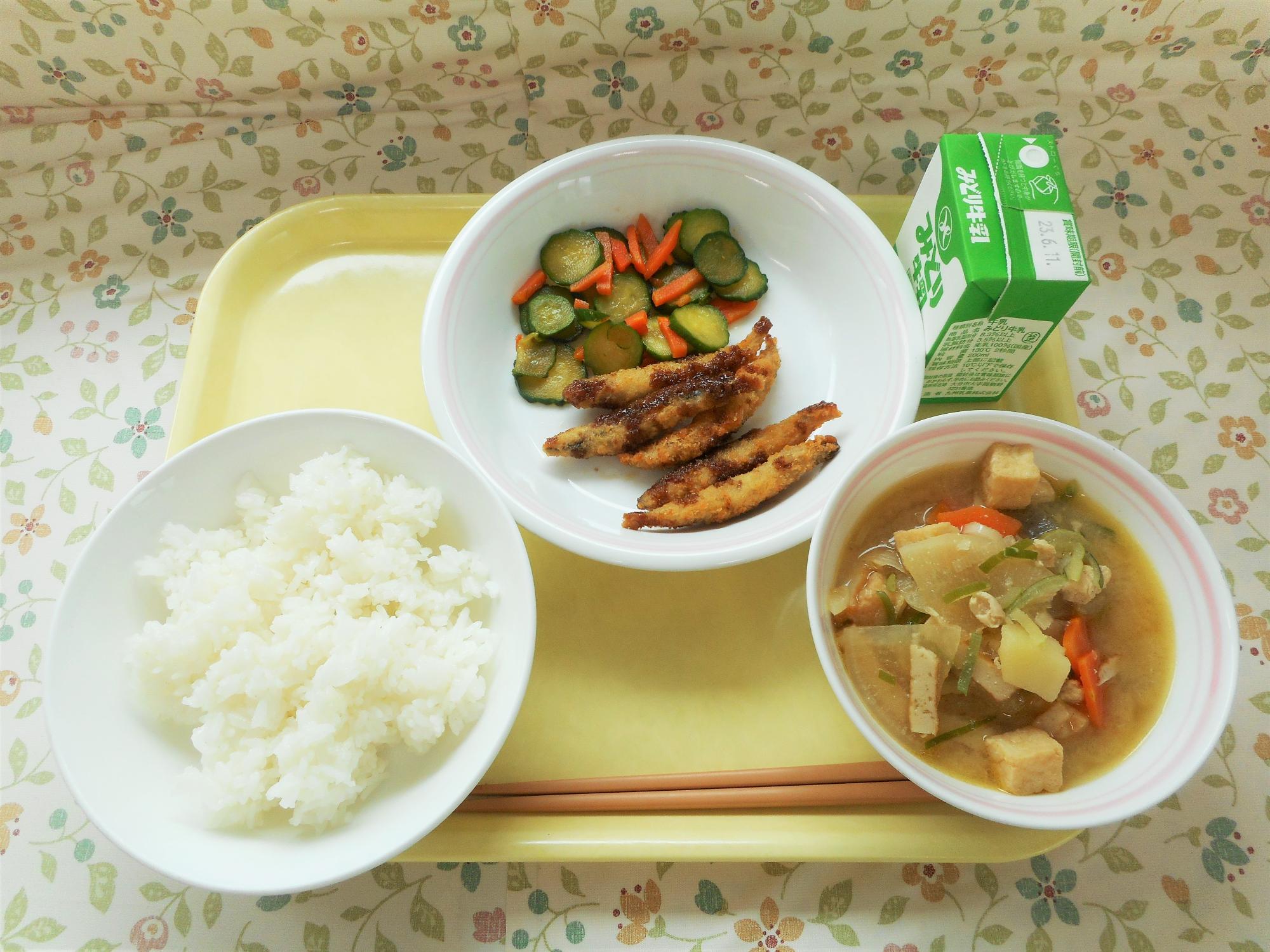 2023年6月2日の給食写真