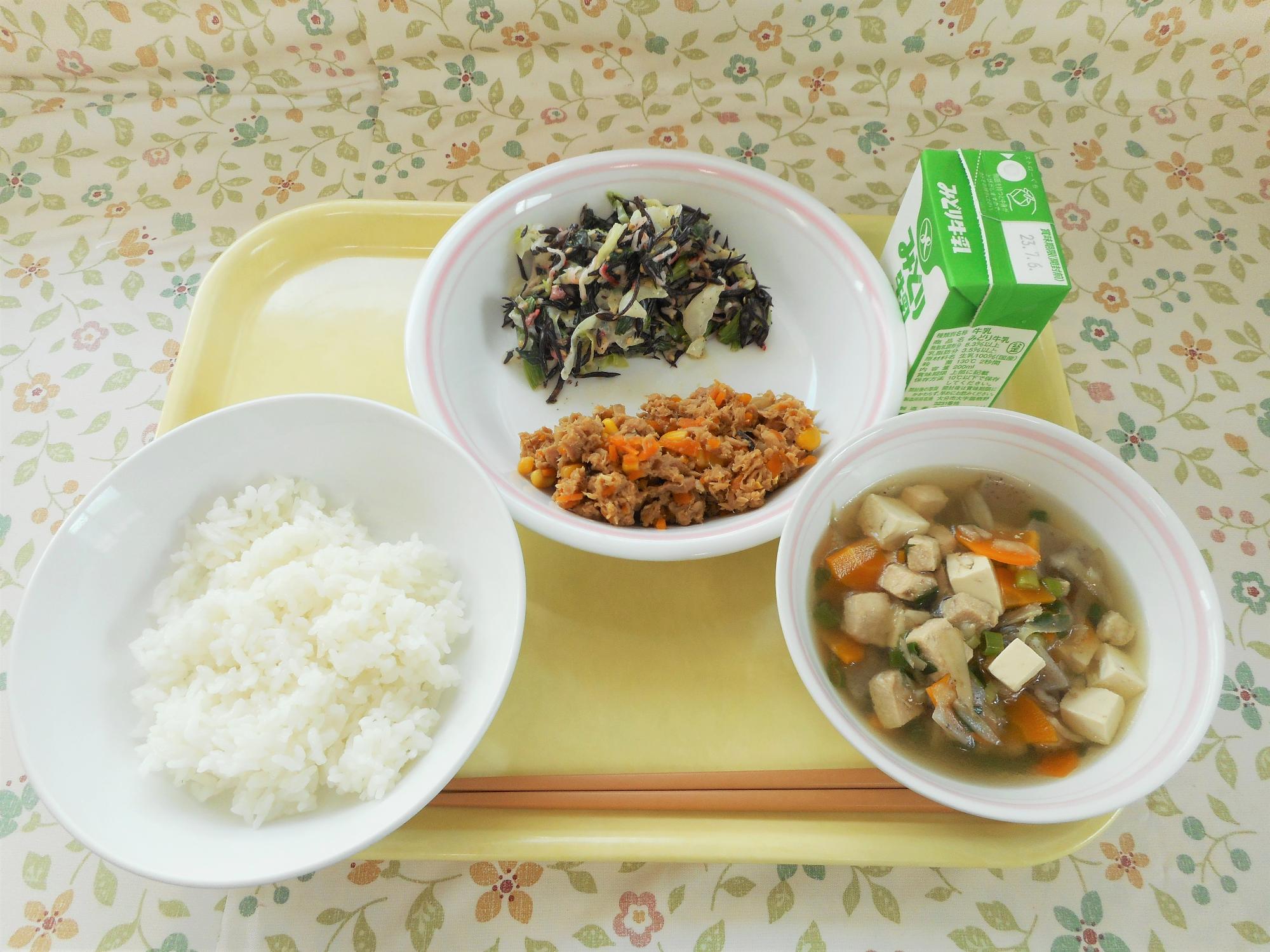 2023年6月27日の給食写真
