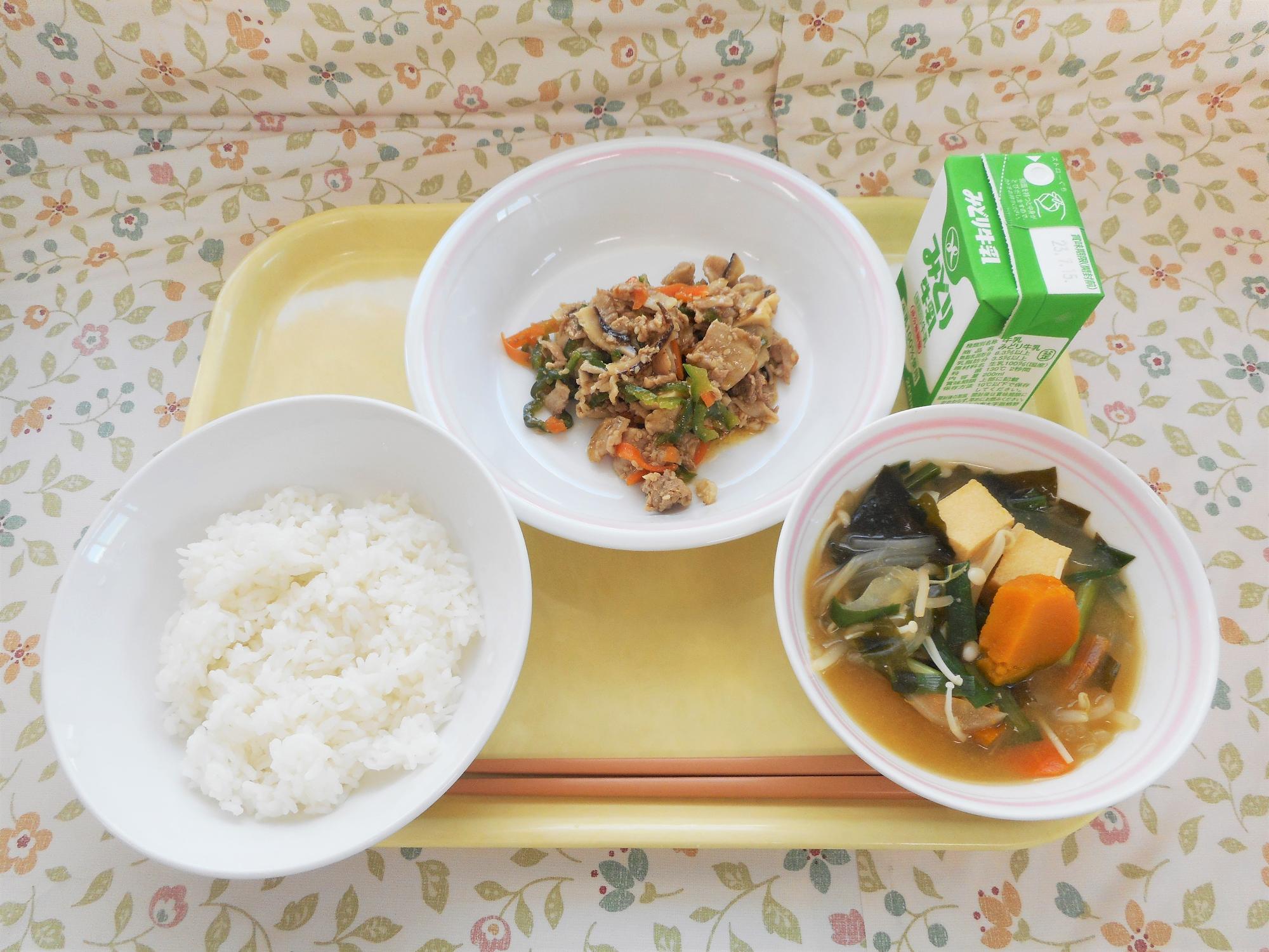 2023年7月6日の給食写真
