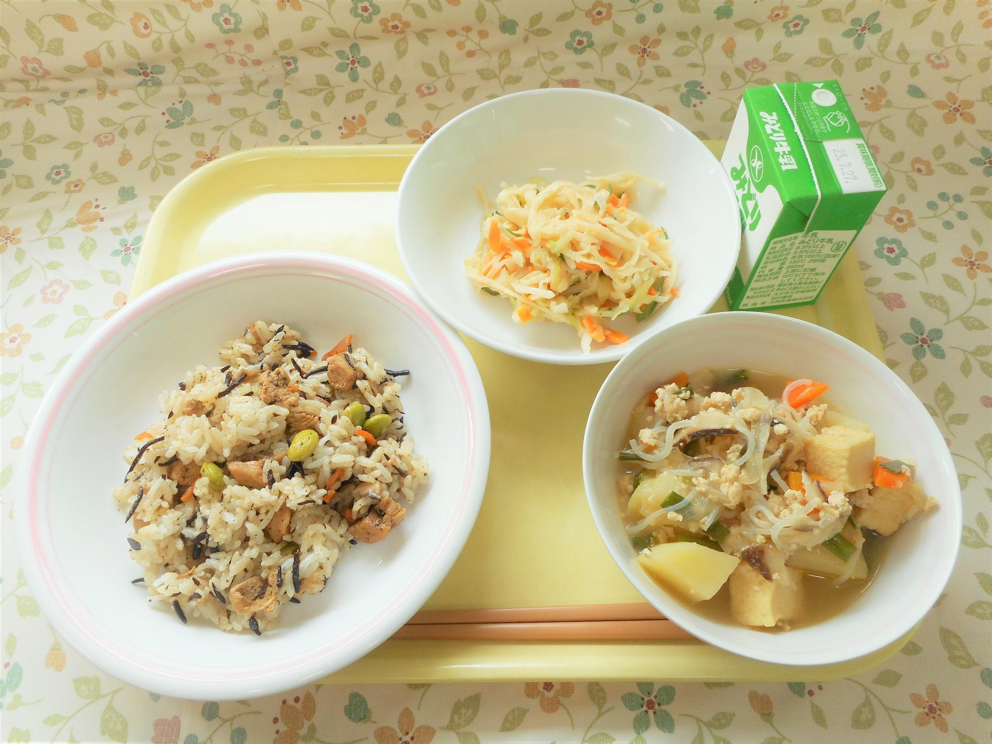 2023年7月18日の給食写真