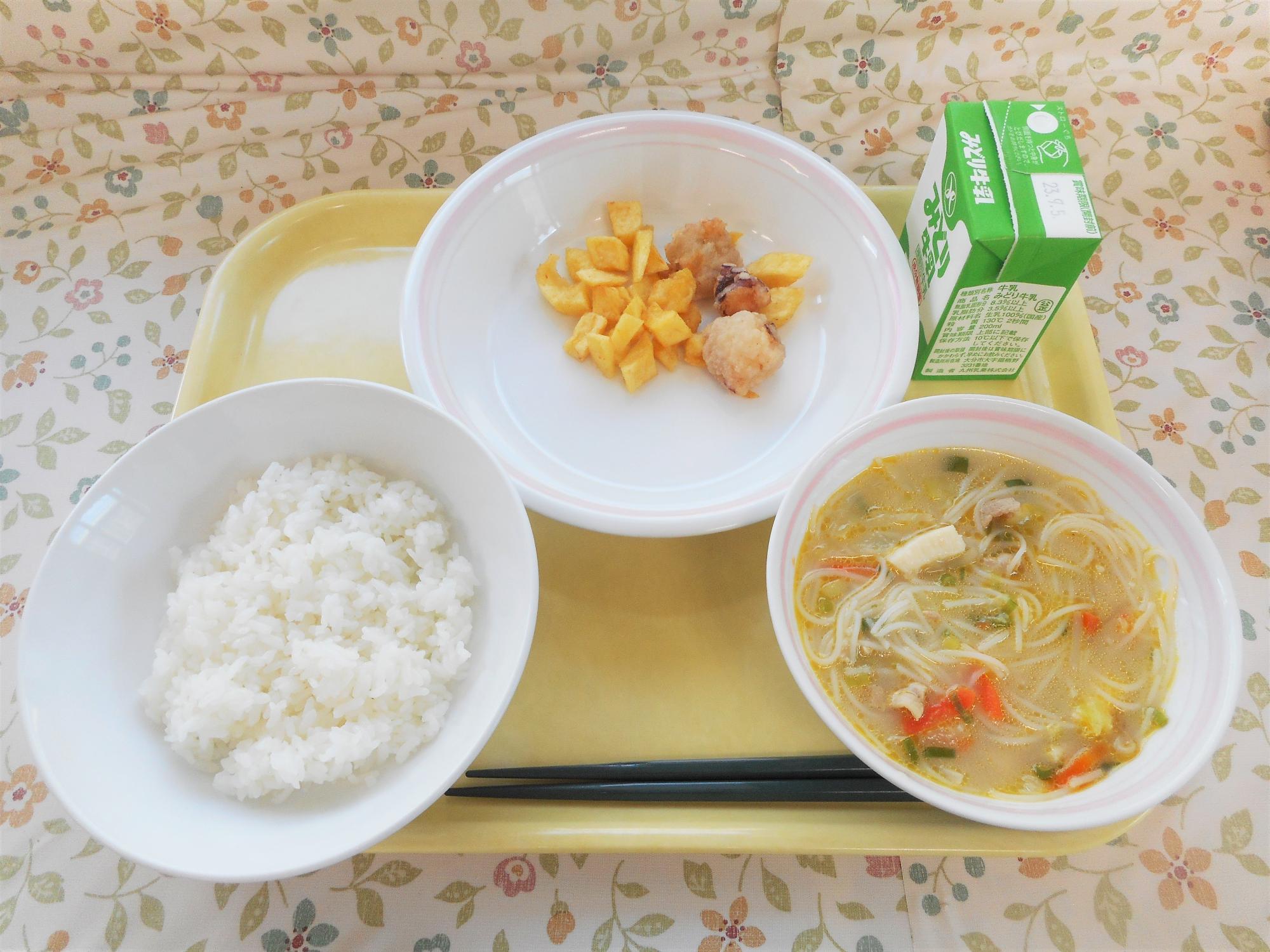 2023年8月28日の給食写真