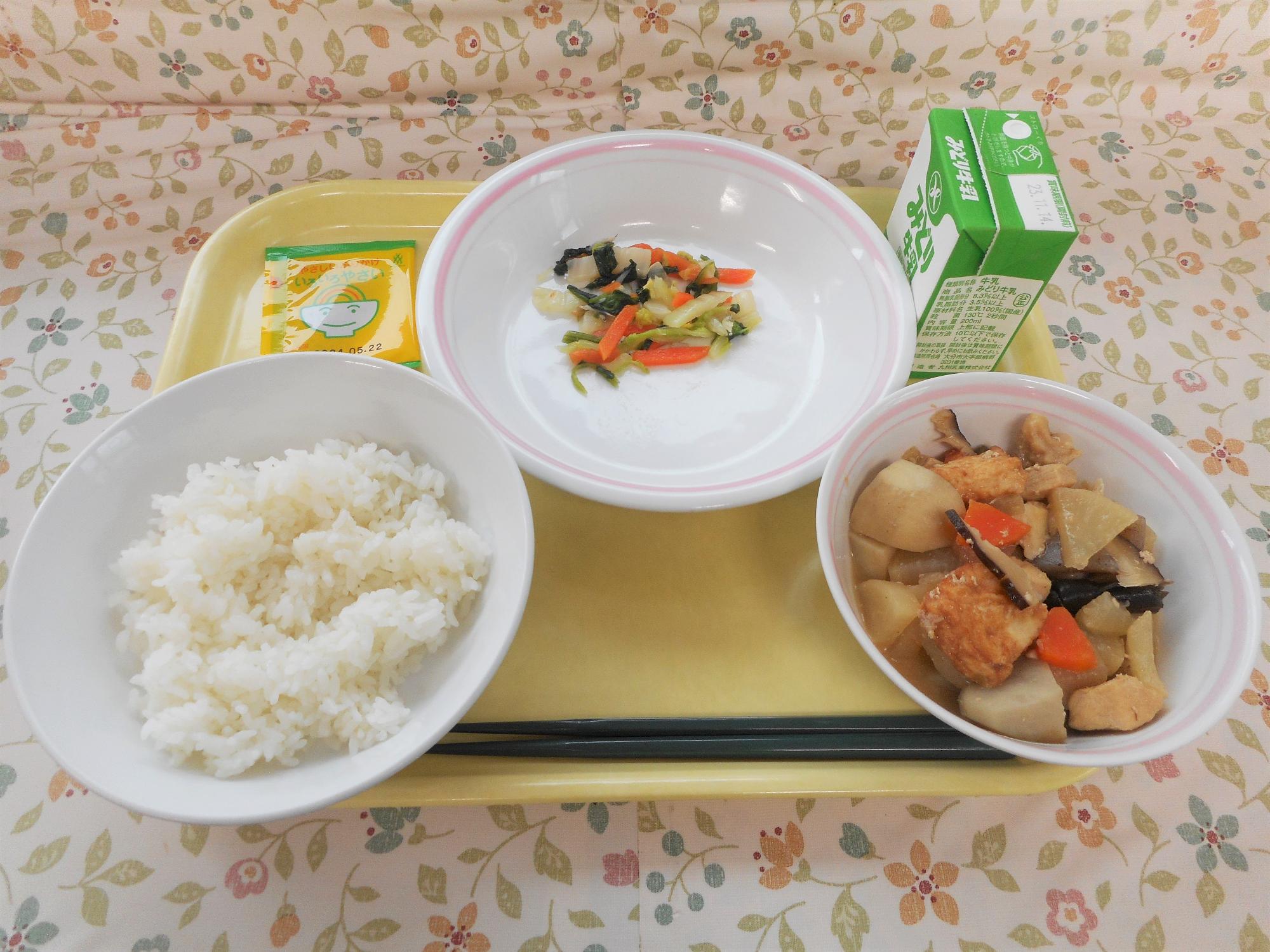 2023年11月6日の給食写真