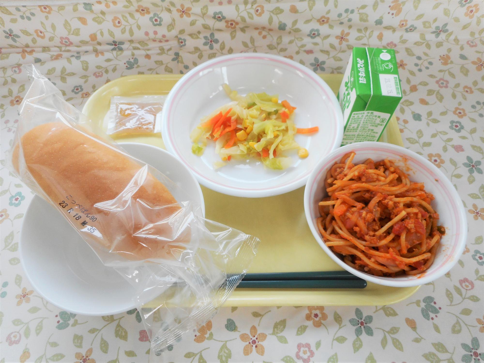 2023年12月6日の給食写真