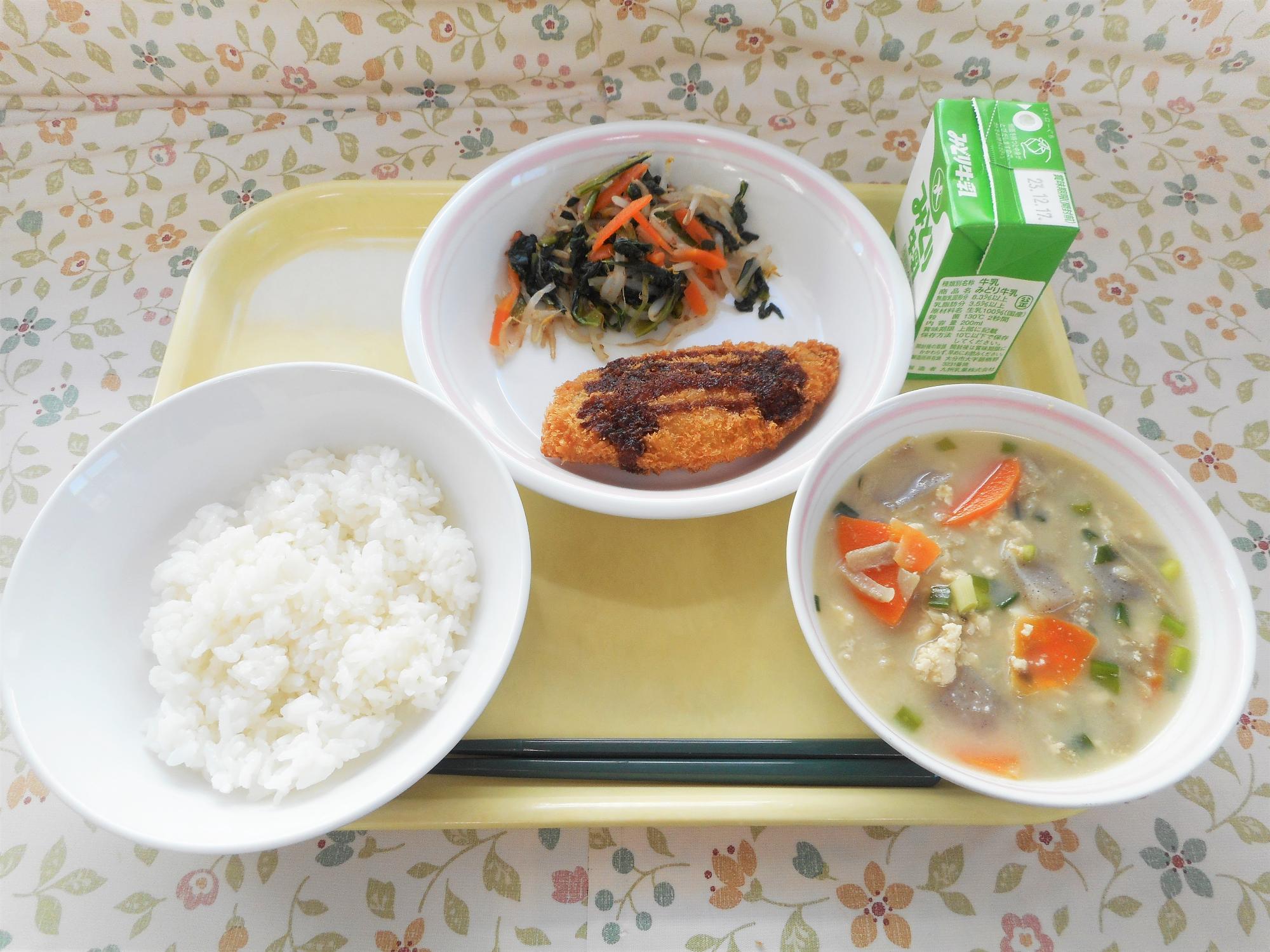 2023年12月8日の給食写真