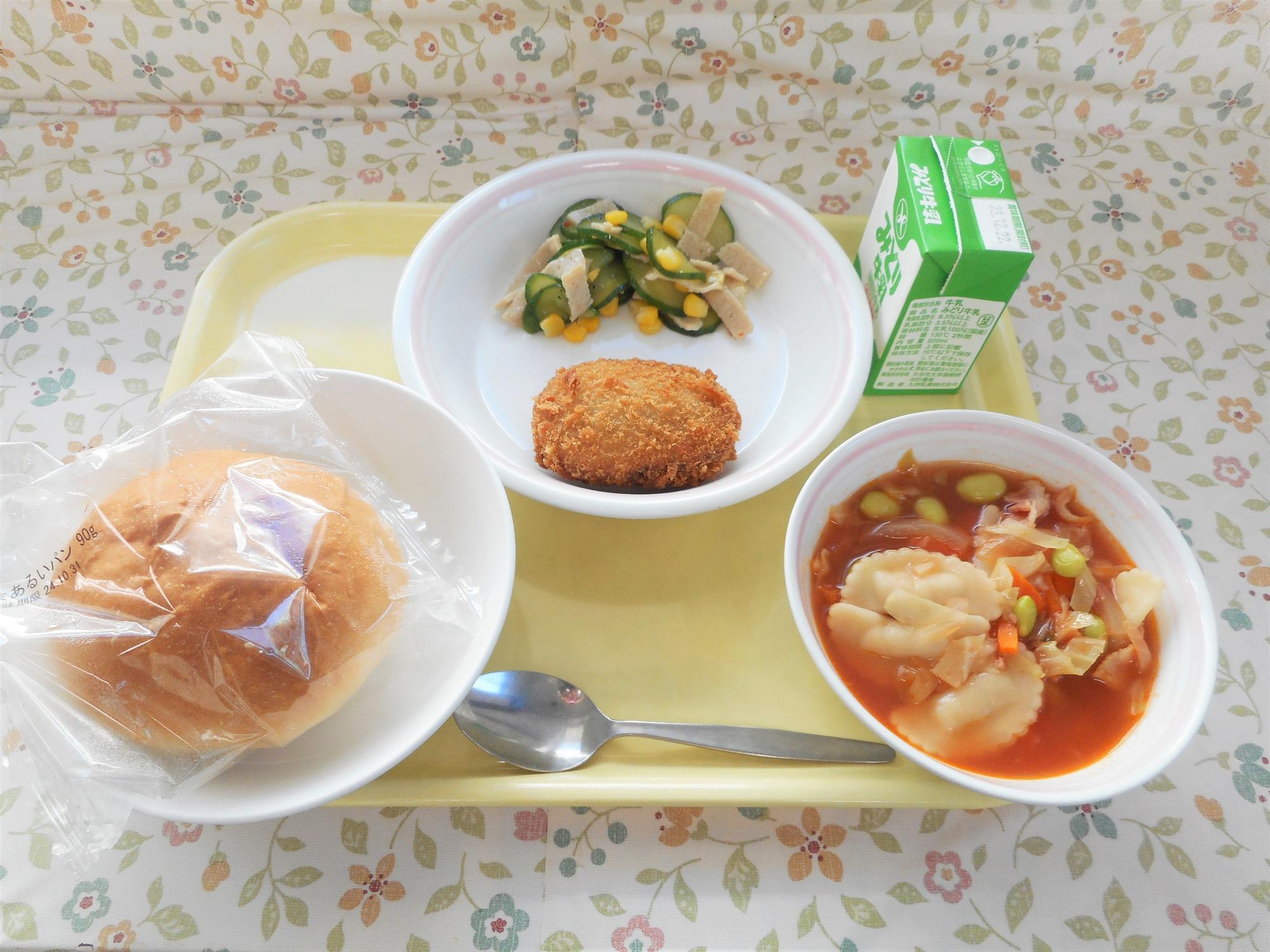 2023年12月13日の給食写真