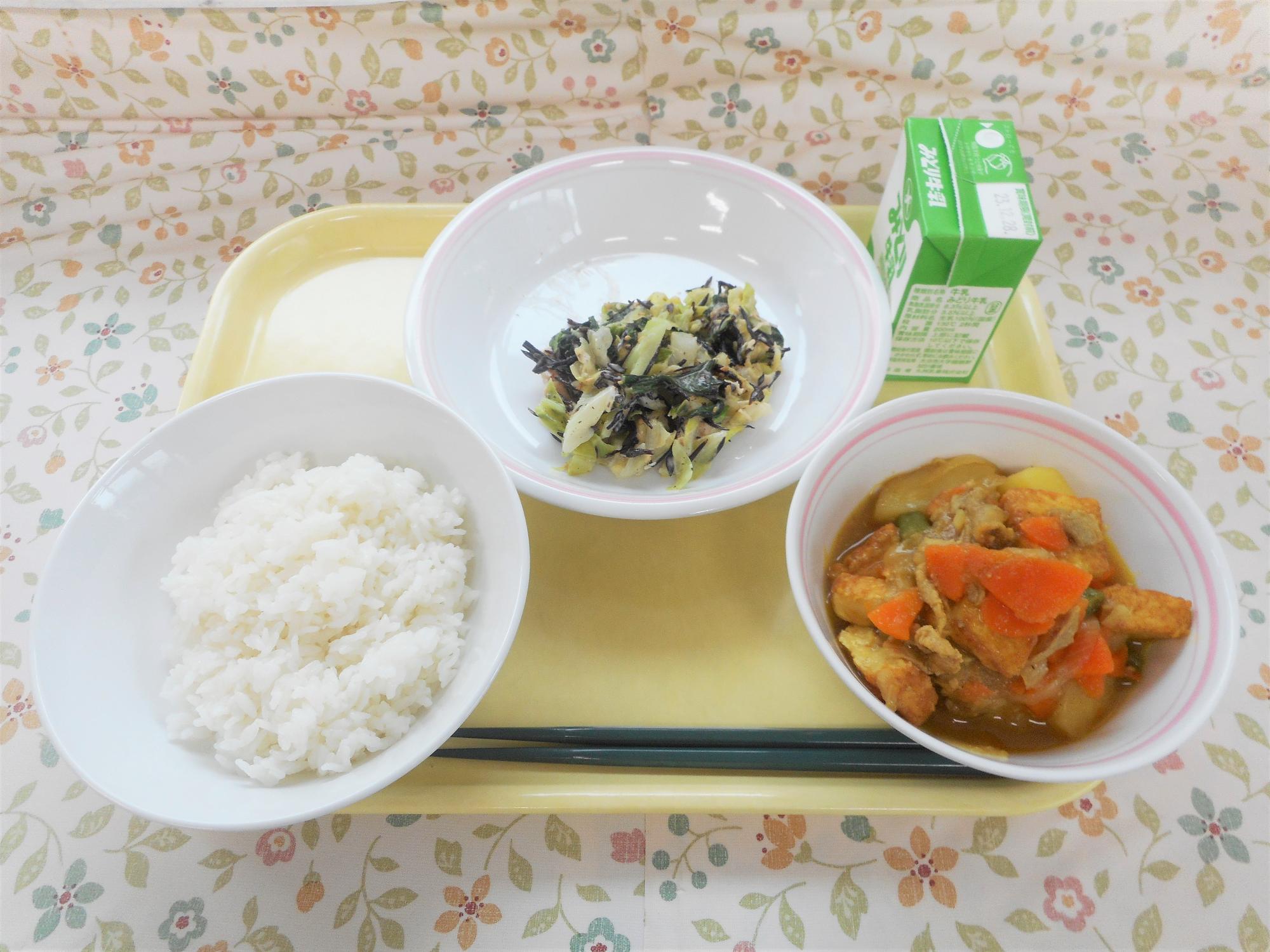 2023年12月19日の給食写真