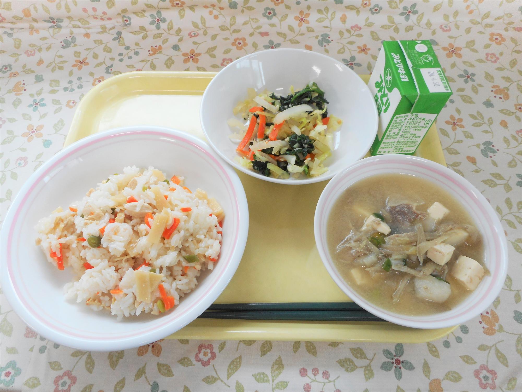 2024年4月22日の給食写真