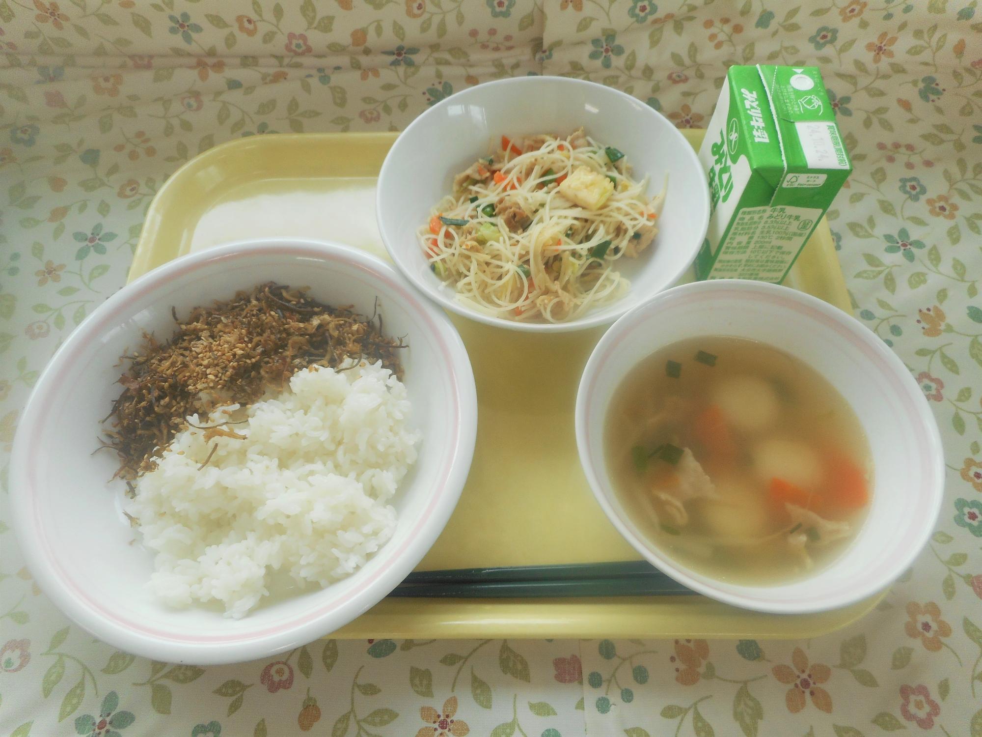2024年10月15日の給食写真
