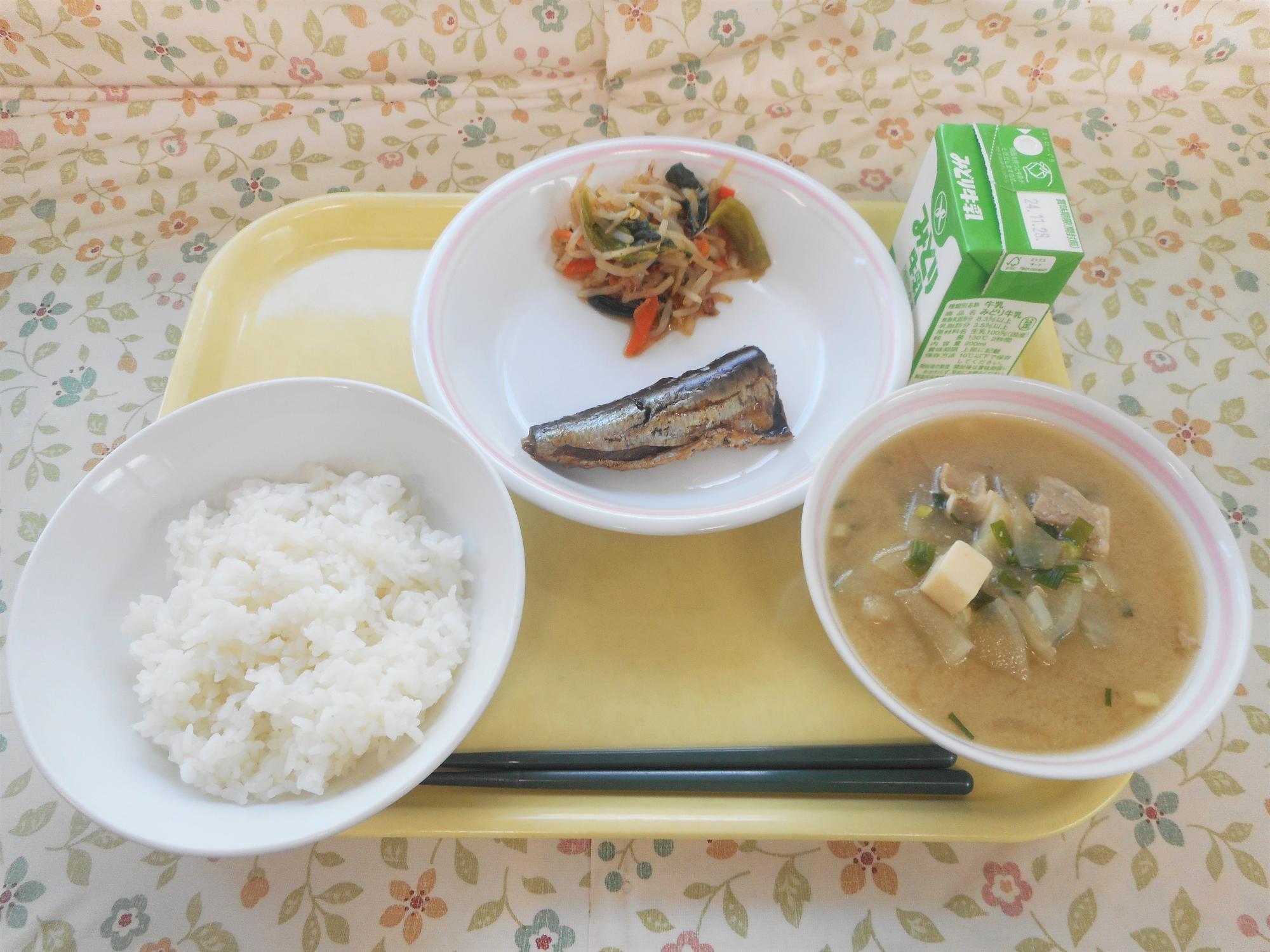 2024年11月19日の給食写真