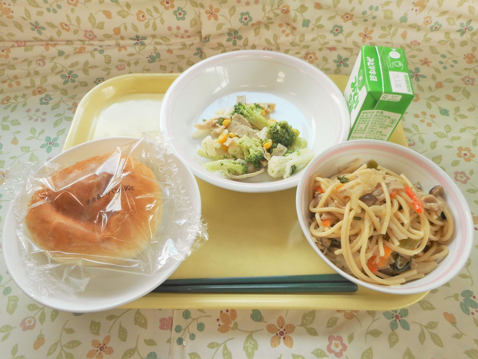 2025年3月19日の給食写真