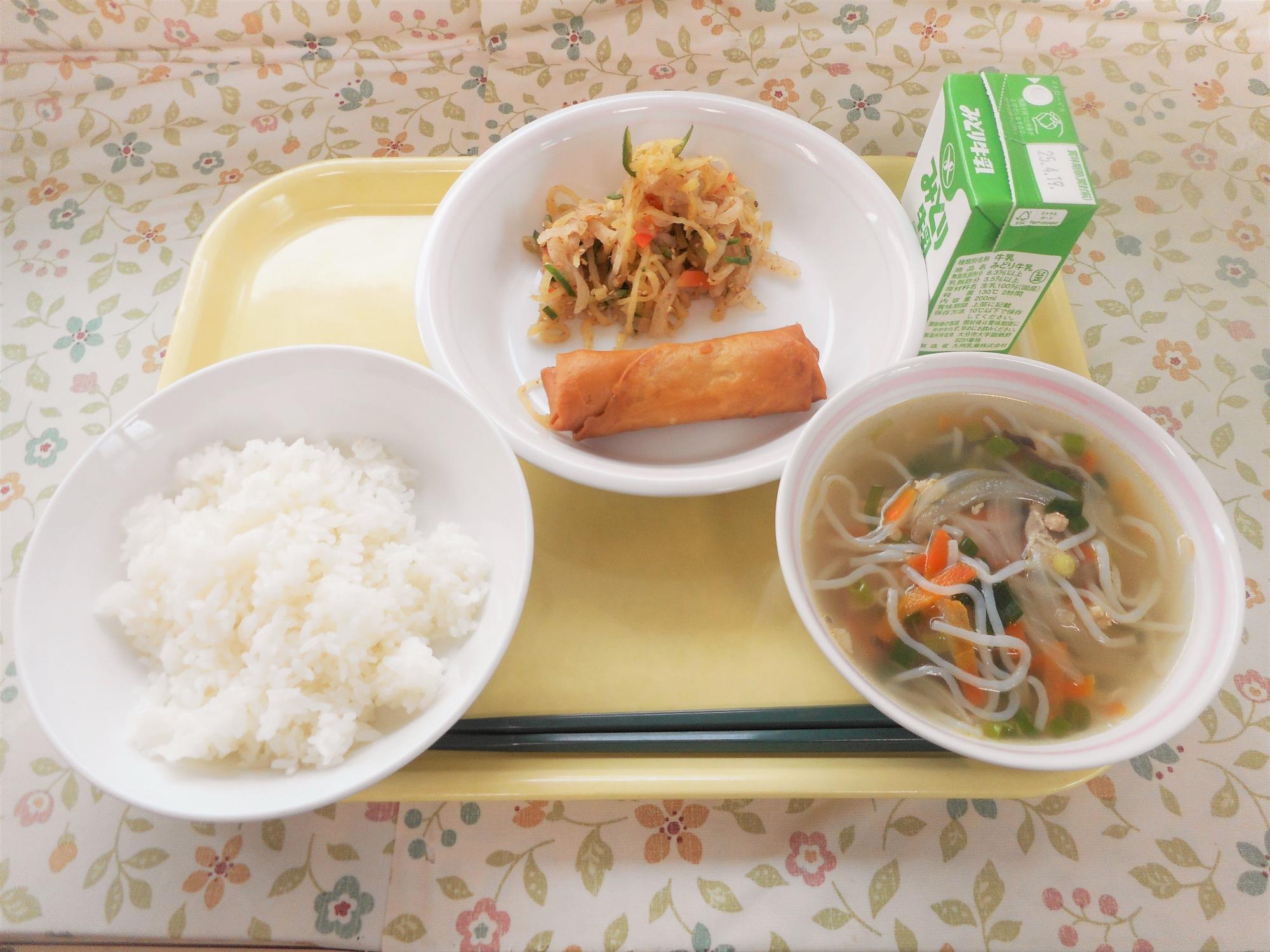 2025年4月10日の給食写真
