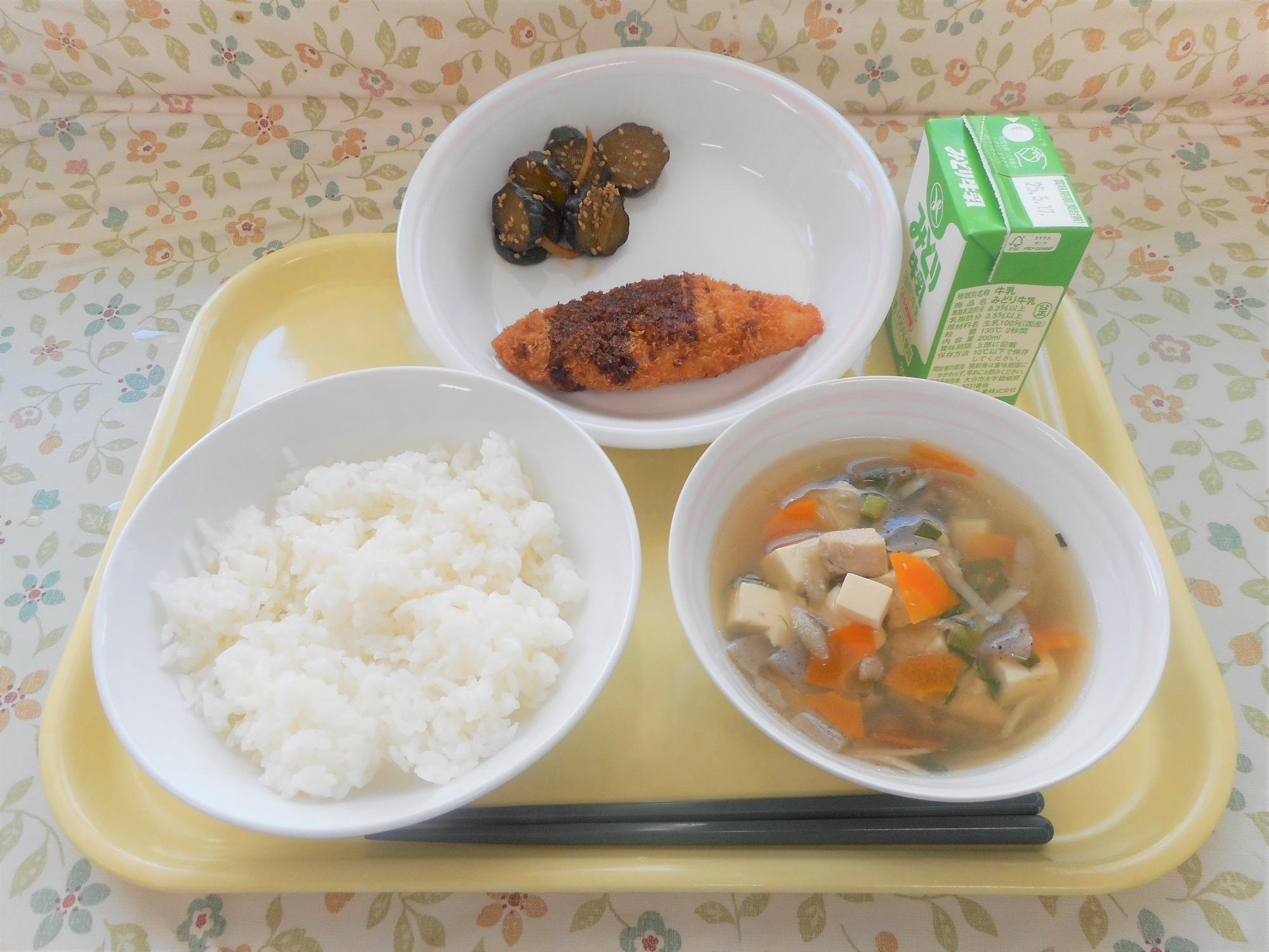 2025年5月8日の給食写真