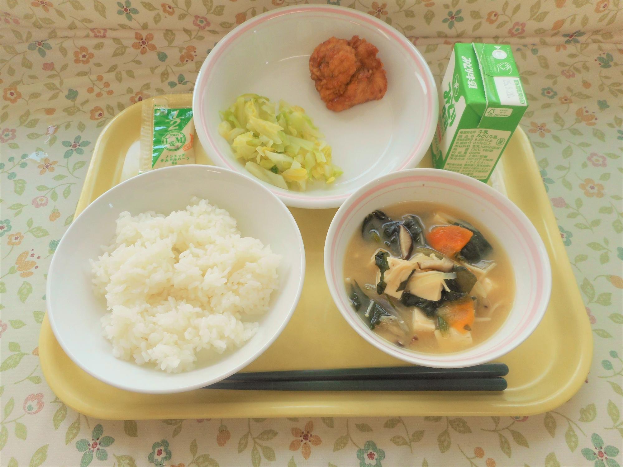 2025年5月12日の給食写真