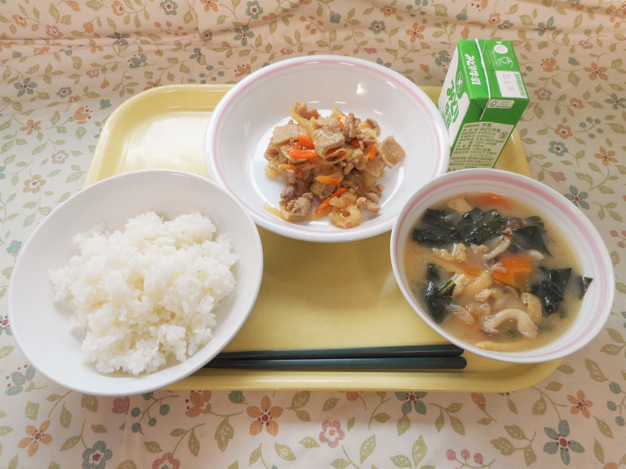 2025年6月10日の給食写真