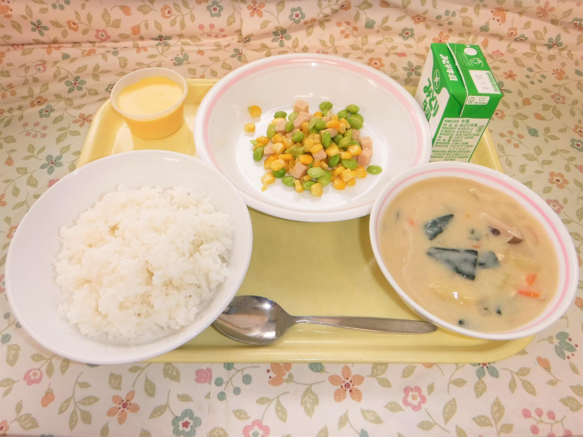 2025年10月31日の給食写真