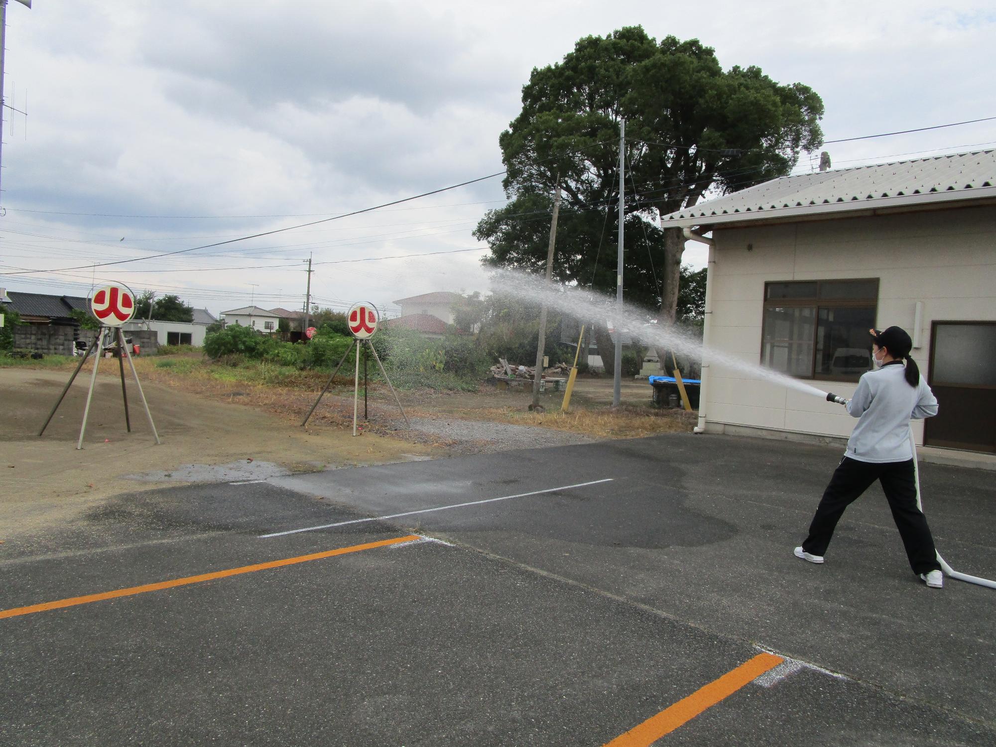 放水をする選手