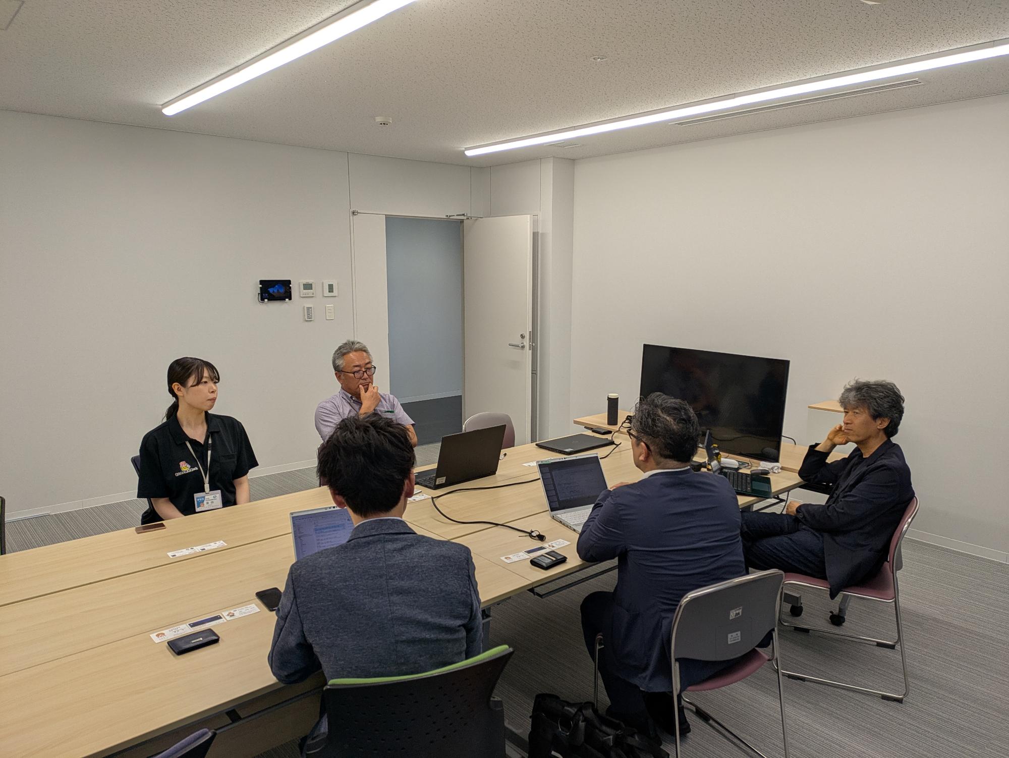 通信事業者と協議