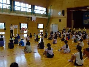 人権の花指定書交付式の様子