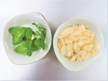 パフェ材料3