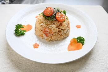 トマトの丸ごと炊き込みご飯