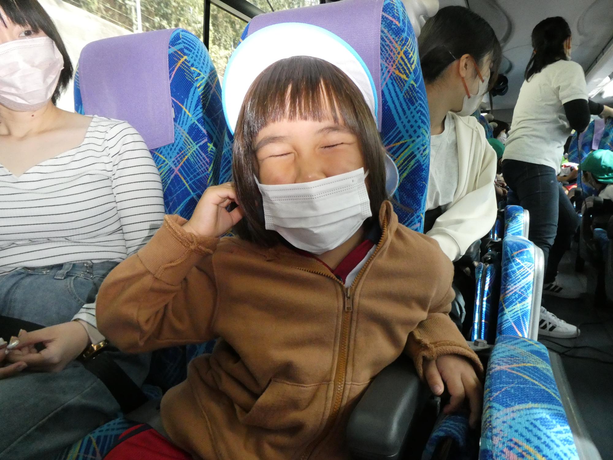 バス