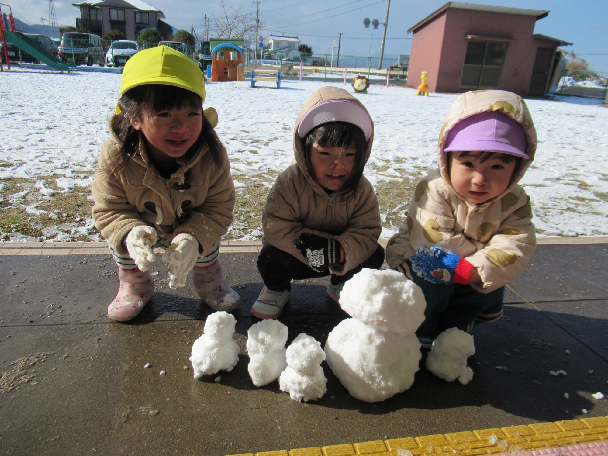 雪だるまを作りました✨