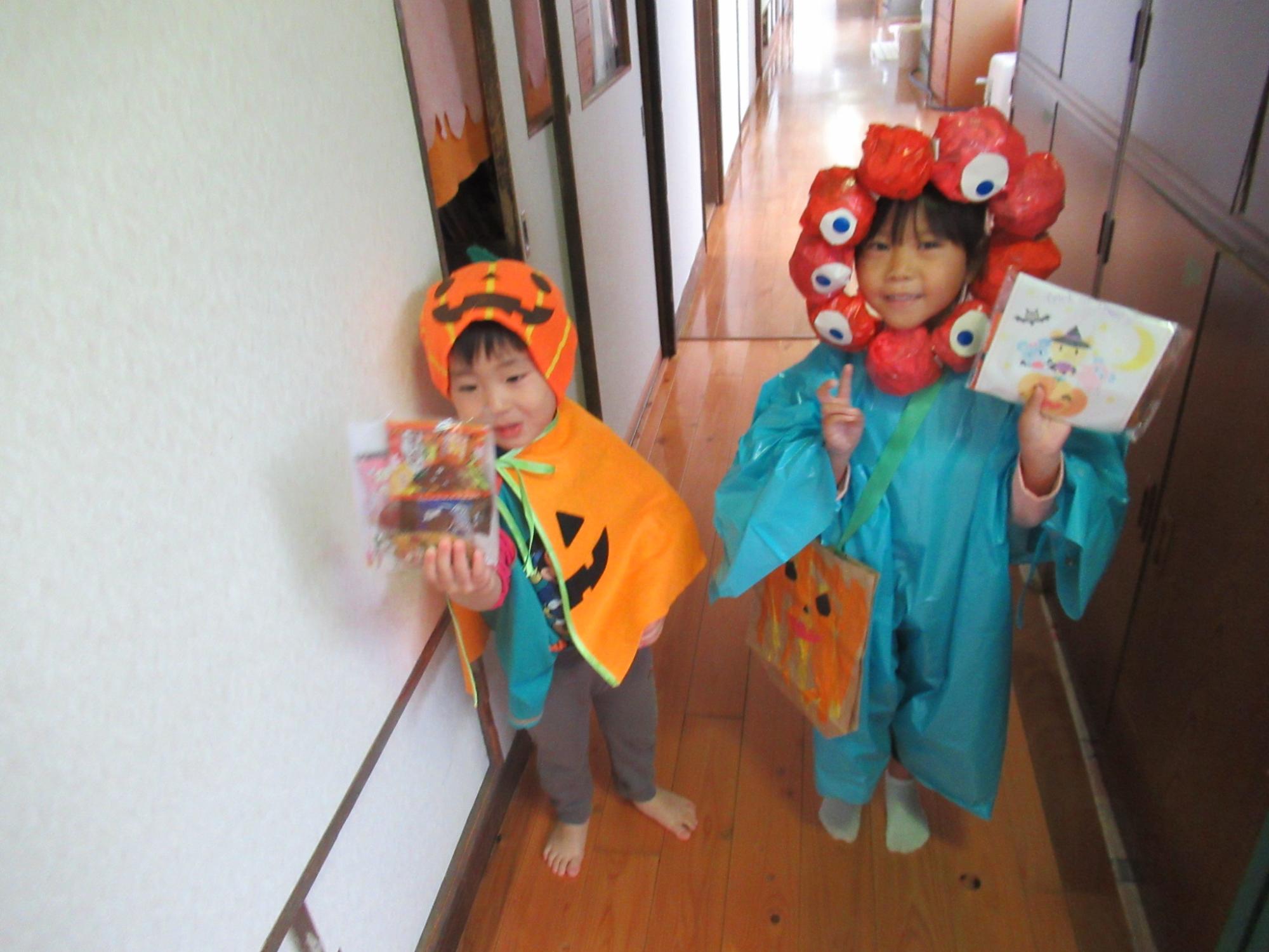 おかしゲットしたよ