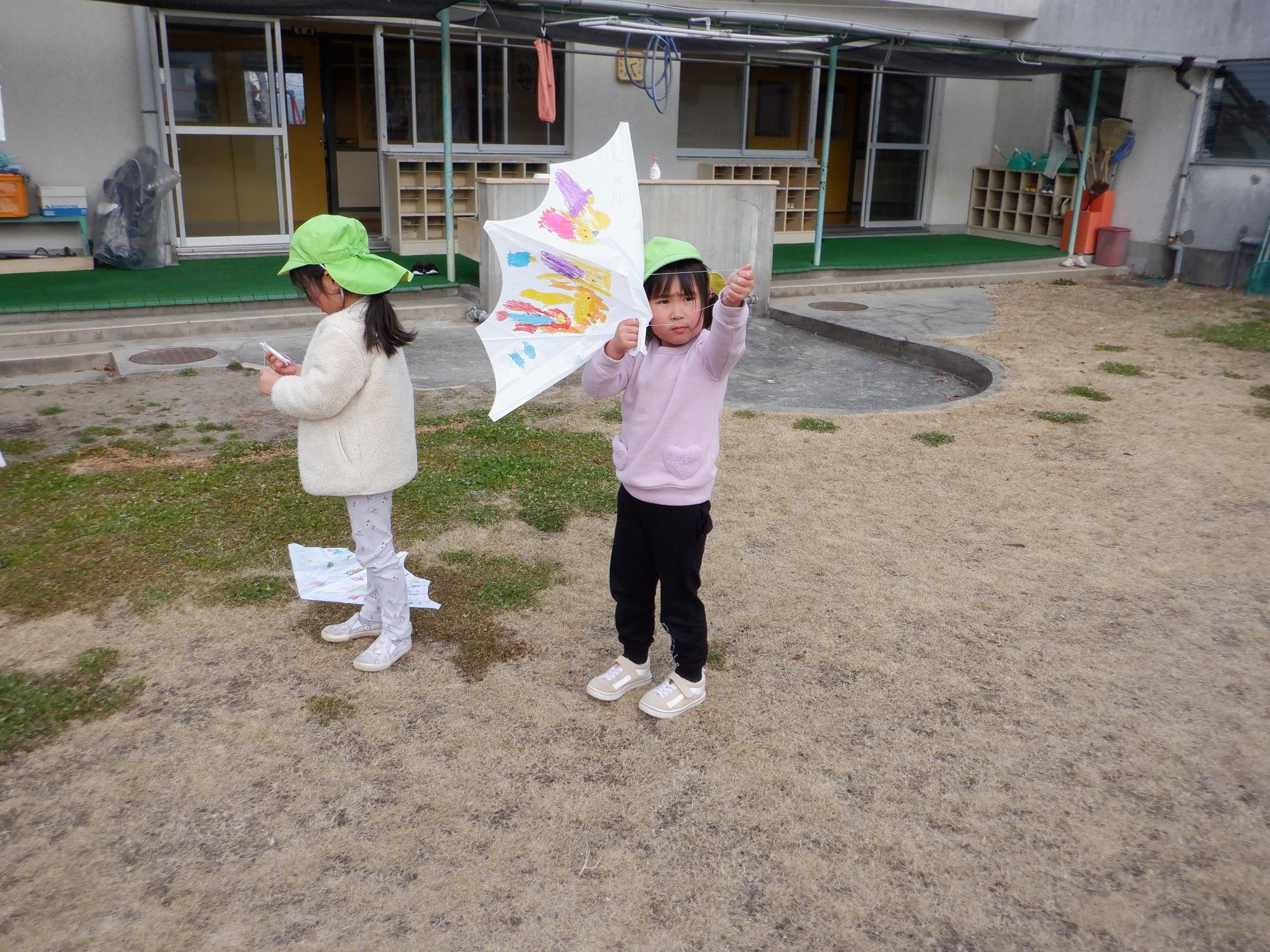 お正月・凧揚げ・子どもの遊び