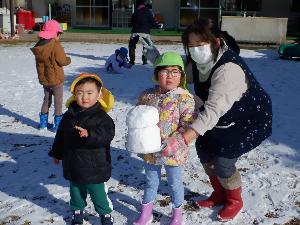 先生と雪だるま作り
