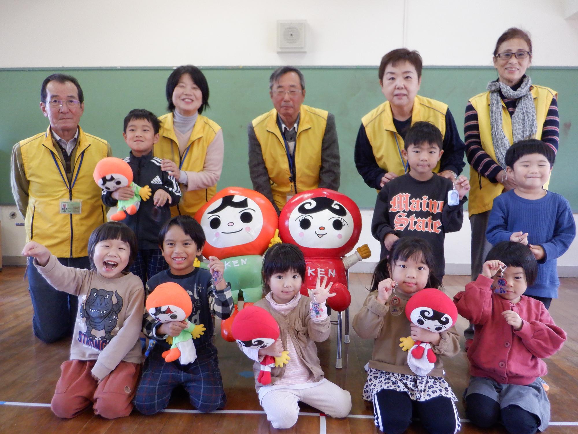 人権教室にて集合写真