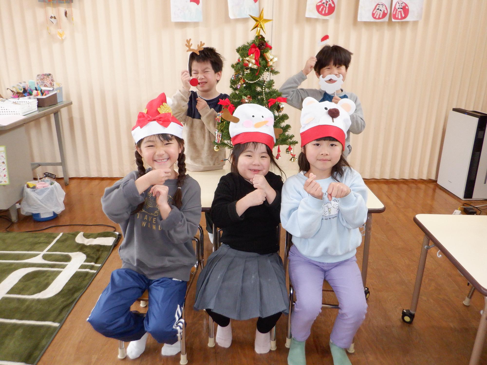 クリスマスのコスプレ、サンタさんトナカイさんそしてかわいい帽子