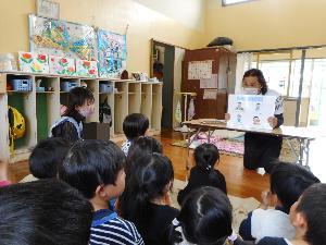 食育・手洗いが必要な場面のお話を聞く・大きいクラス