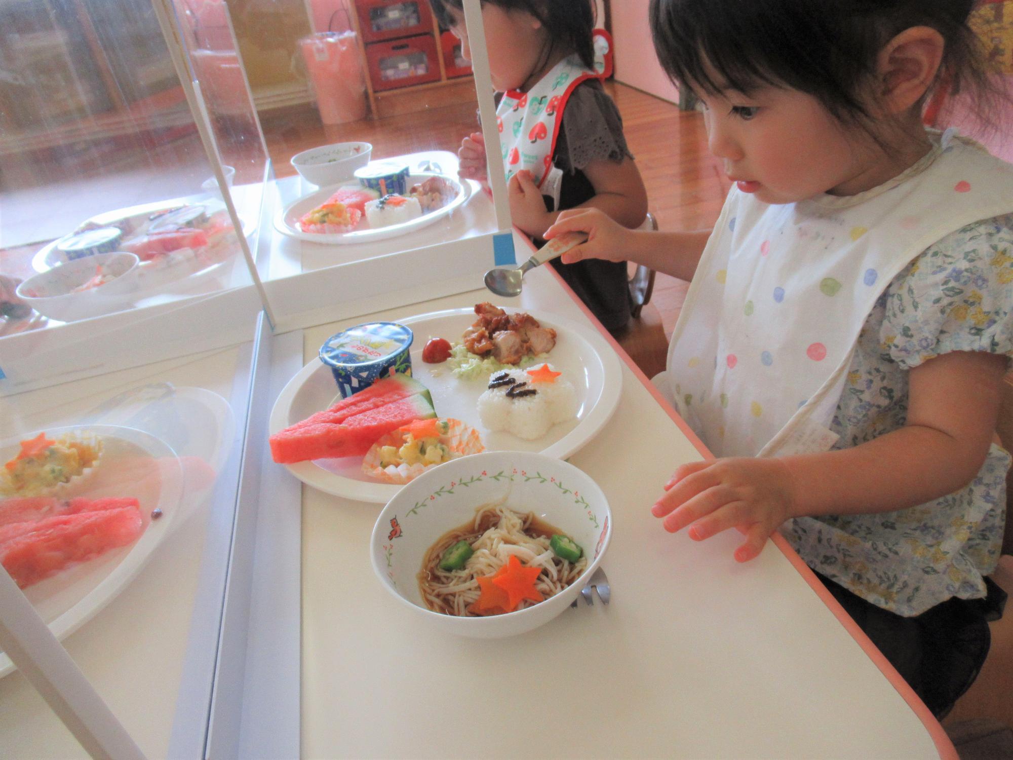 給食の様子