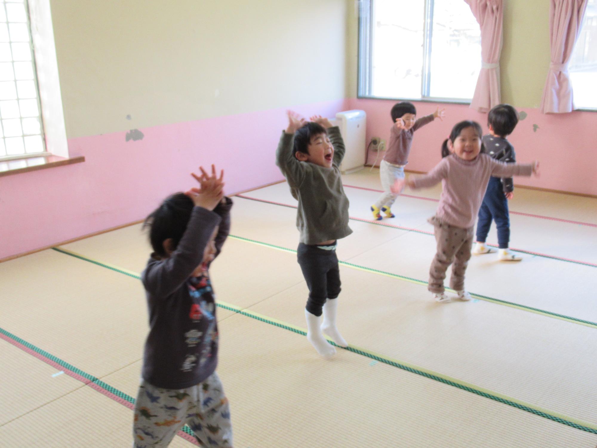 2歳児踊り