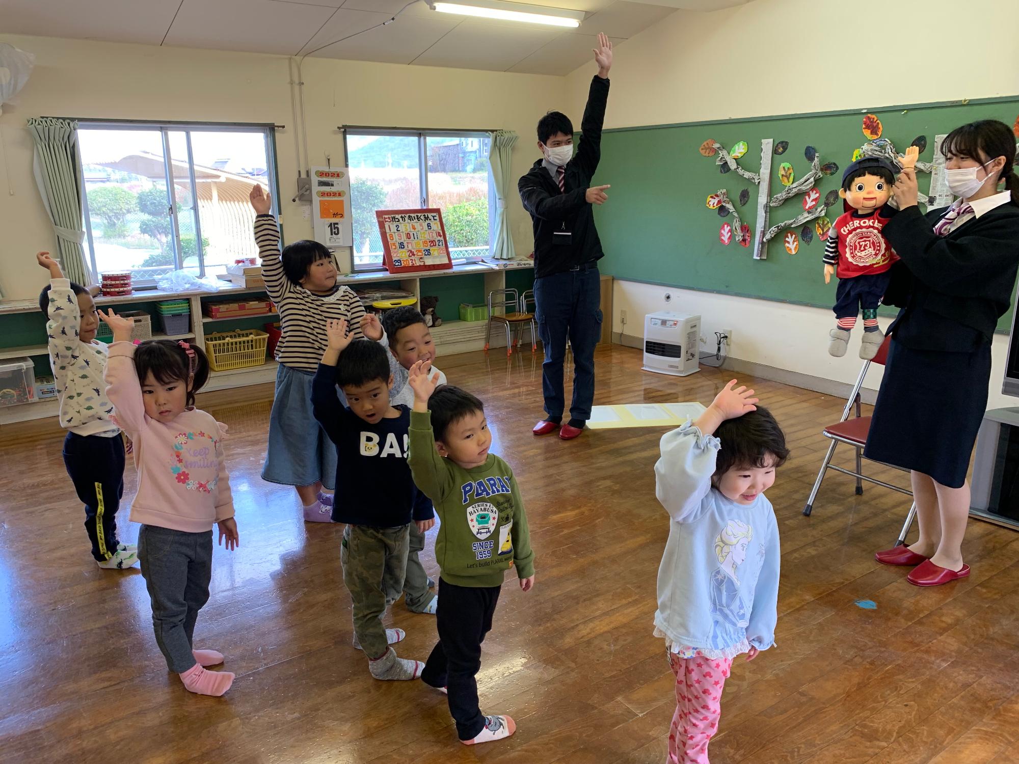 みんなでトントン止まれ