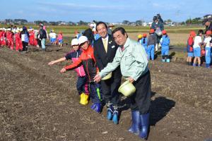 岩井氏、市長