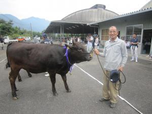 衛藤さんの受賞牛