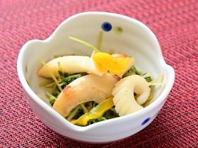 コウイカと豆苗のカボスポン酢蒸し