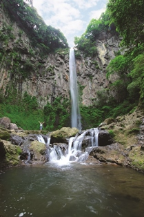 東椎屋の滝1