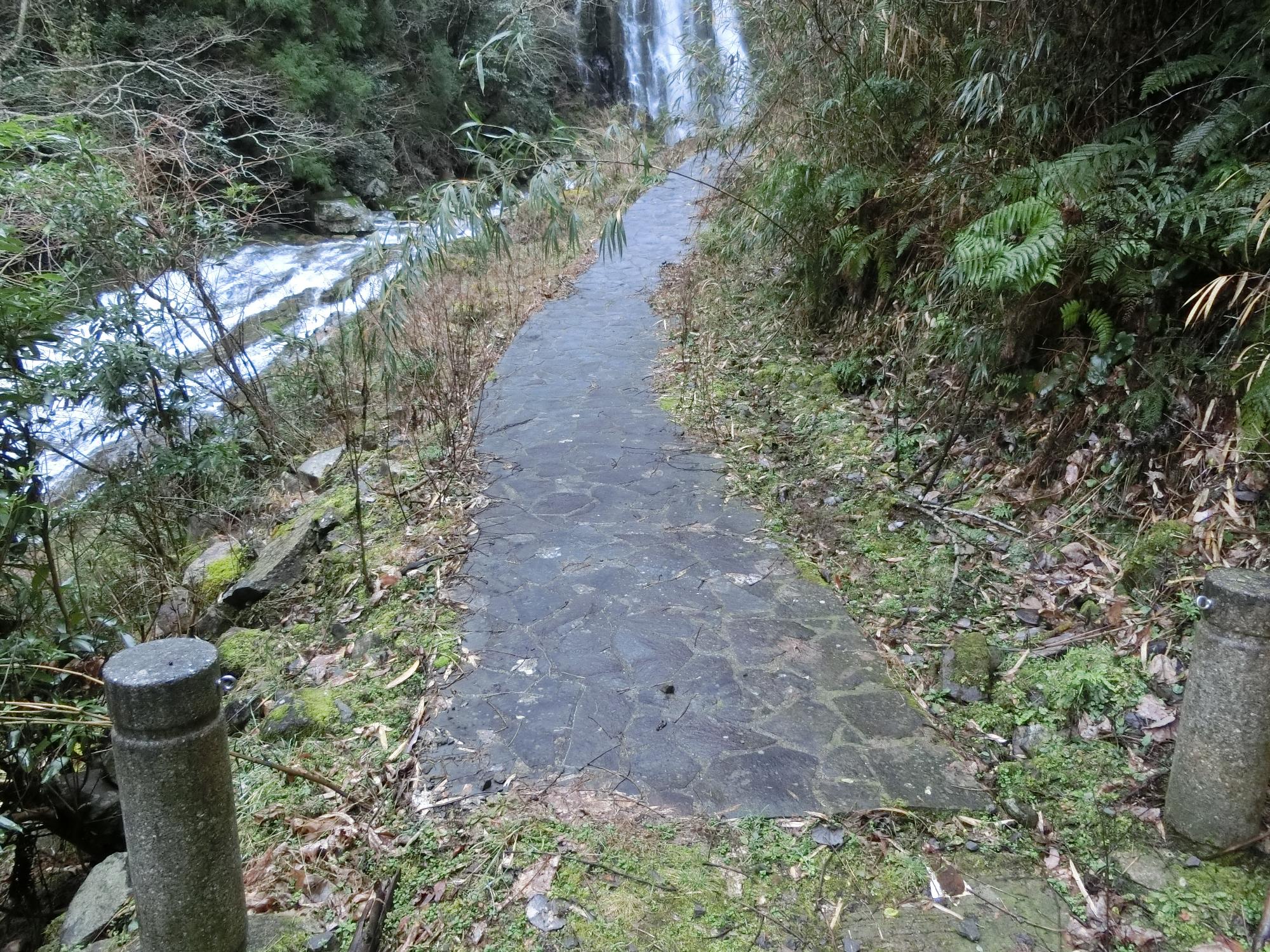 余の滝遊歩道